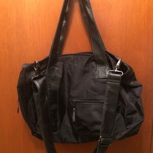 Kavu black crossbody